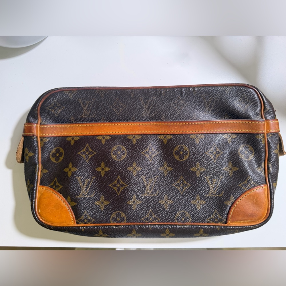Louis Vuitton Monogram Clutch in Black and Brown